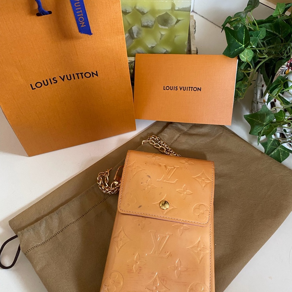 LOUIS VUITTON VERNIS WALKER WALLET/CROSSBODY - Picture 16 of 16